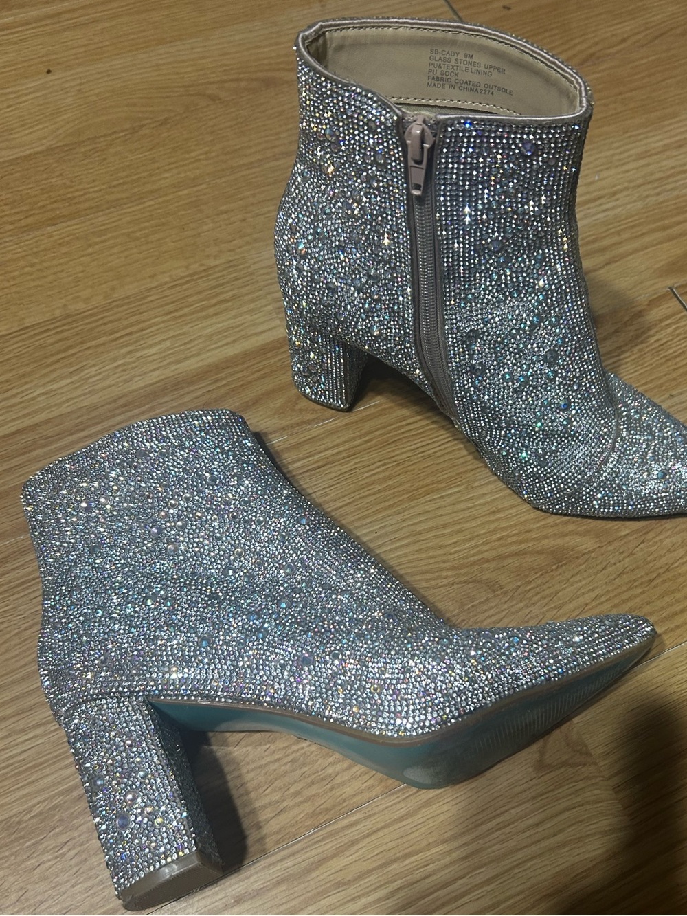 Stunning Betsey Johnson Cady Rhinestone Ankle Booties ladies 9